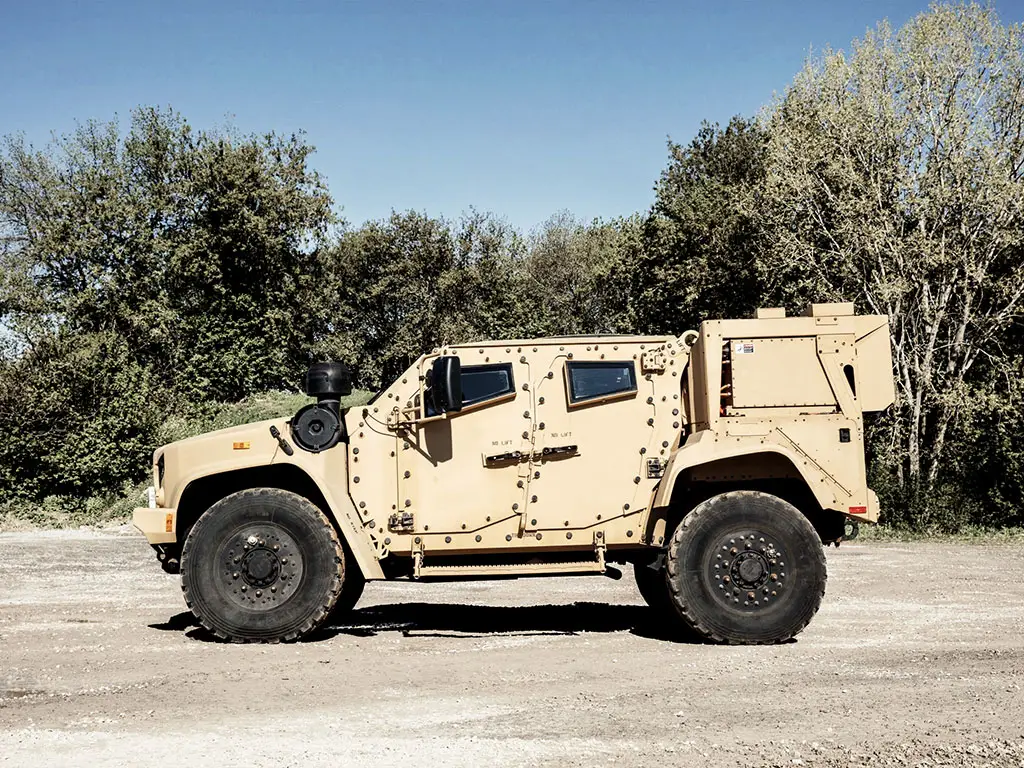 Oshkosh Defense eJLTV hybrid electric.